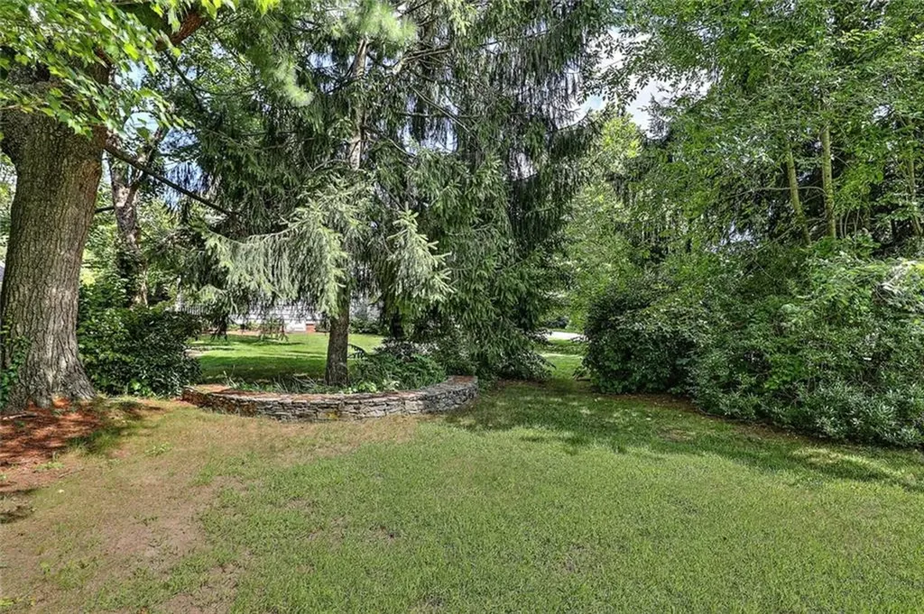 23 Annawamscutt Road Barrington RI 02806