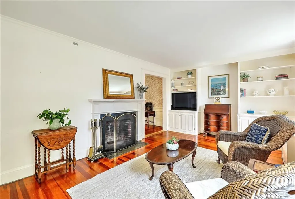 23 Annawamscutt Road Barrington RI 02806