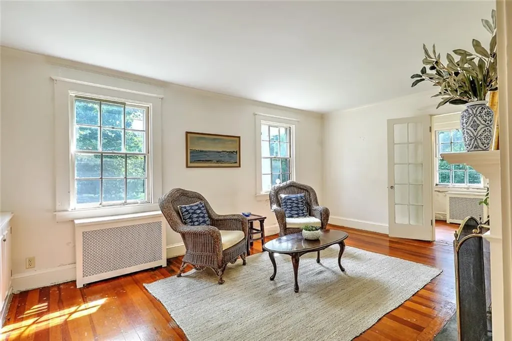 23 Annawamscutt Road Barrington RI 02806