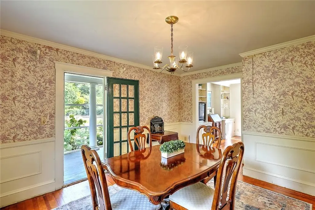 23 Annawamscutt Road Barrington RI 02806