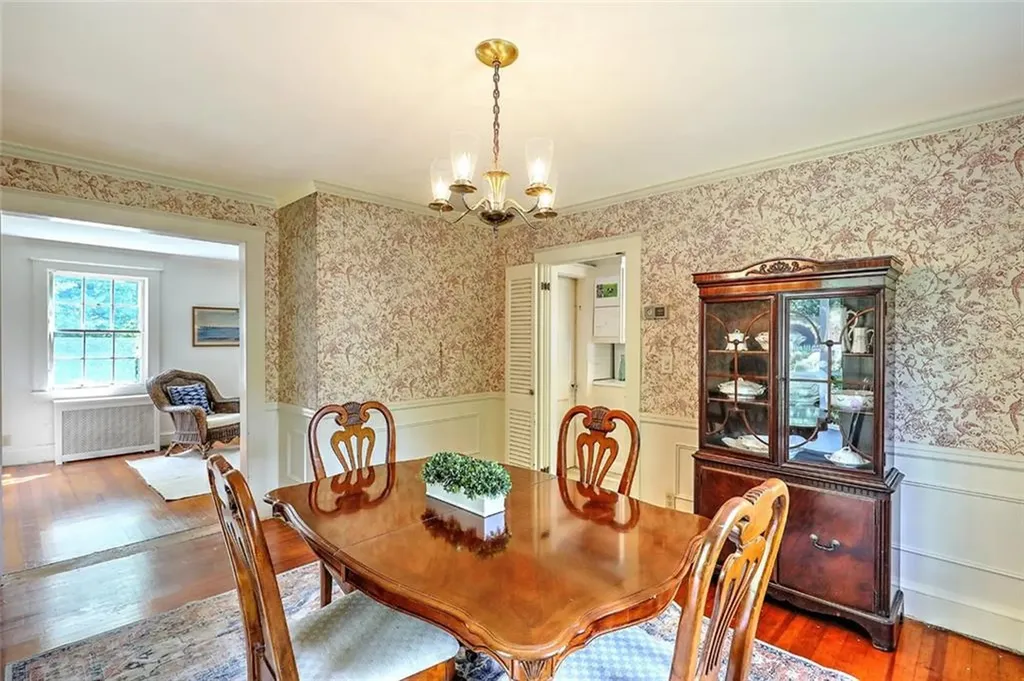 23 Annawamscutt Road Barrington RI 02806