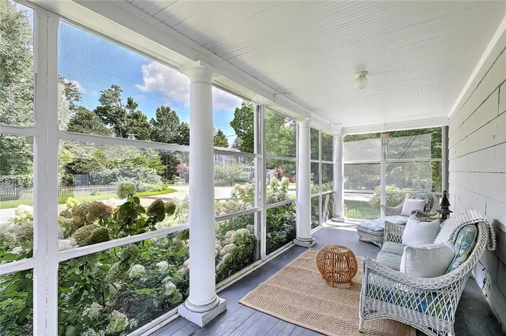 23 Annawamscutt Road Barrington RI 02806
