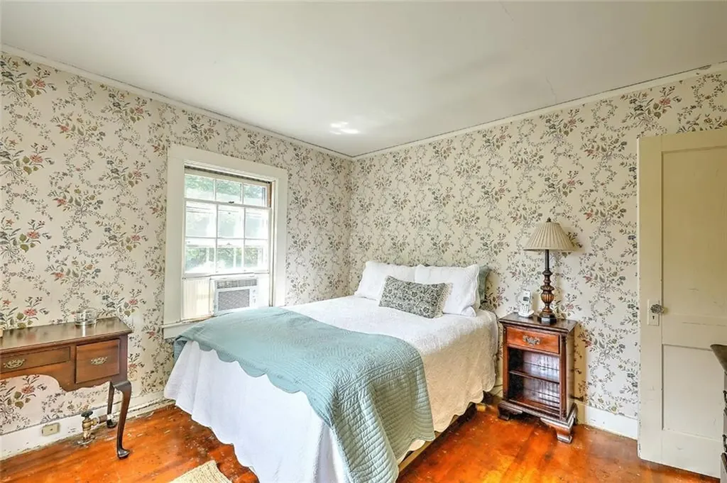 23 Annawamscutt Road Barrington RI 02806