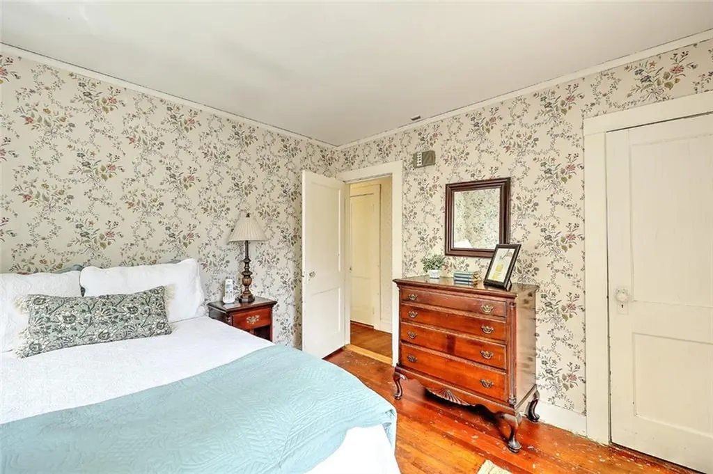 23 Annawamscutt Road Barrington RI 02806