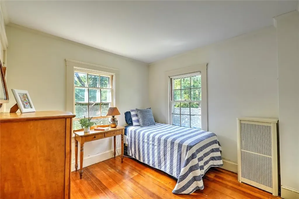 23 Annawamscutt Road Barrington RI 02806