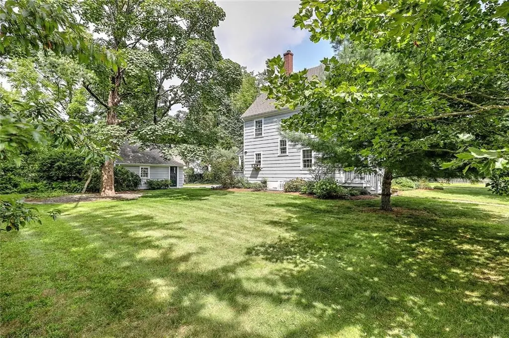 23 Annawamscutt Road Barrington RI 02806
