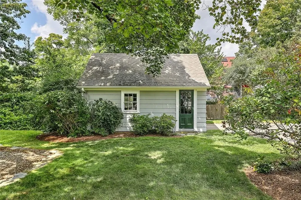 23 Annawamscutt Road Barrington RI 02806