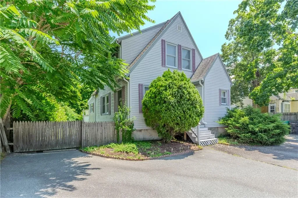 1598 West Shore Road Warwick RI 02889