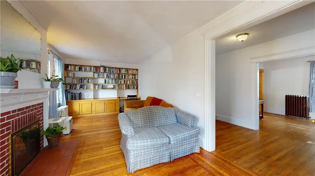 111 Rutherglen Avenue Providence RI 02907