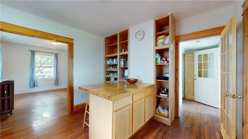 111 Rutherglen Avenue Providence RI 02907