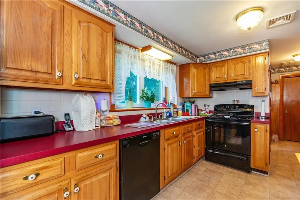 54 Leuba Road Coventry RI 02816