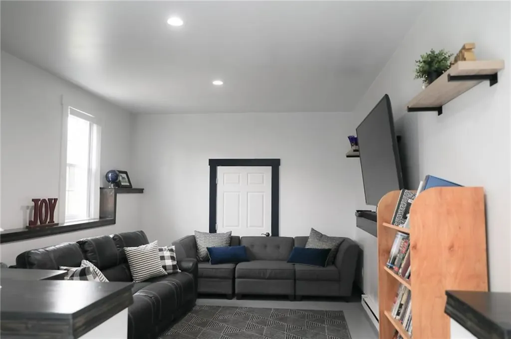 32 Springdale Avenue North Providence RI 02904