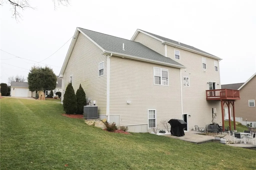 32 Springdale Avenue North Providence RI 02904