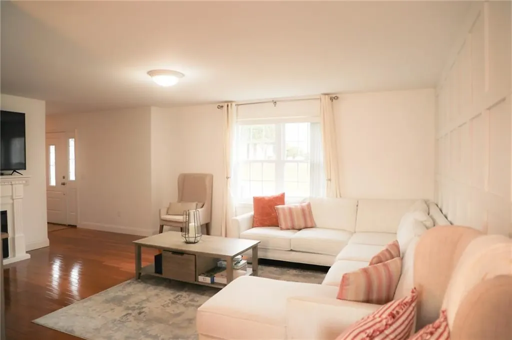 32 Springdale Avenue North Providence RI 02904