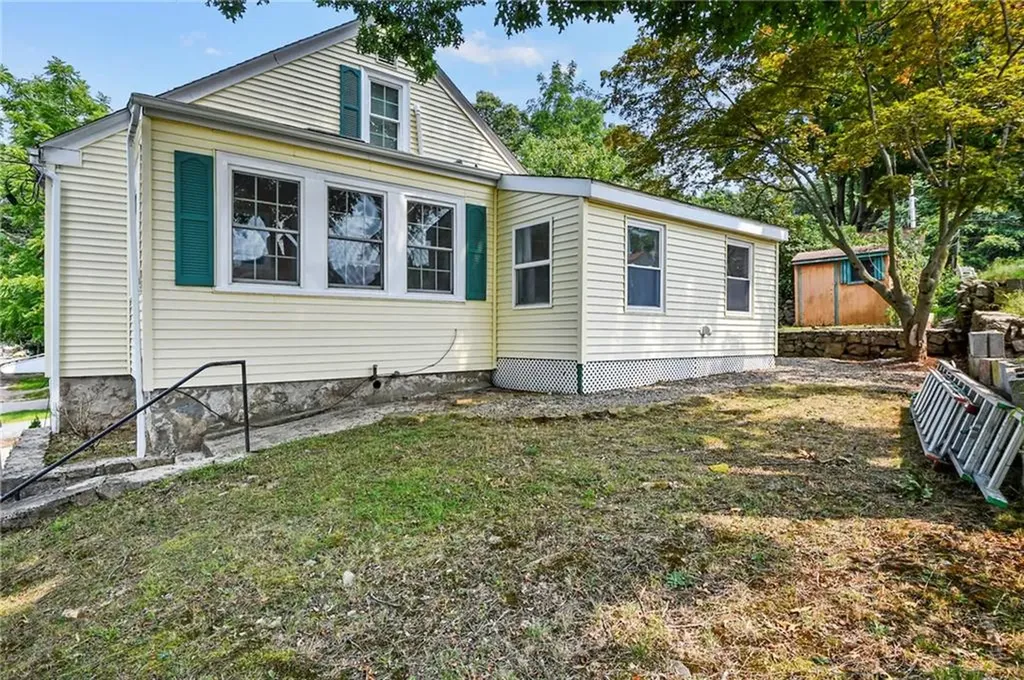 176 Talcott Street Woonsocket RI 02895