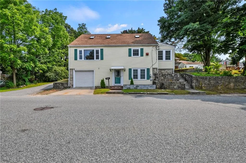 176 Talcott Street Woonsocket RI 02895