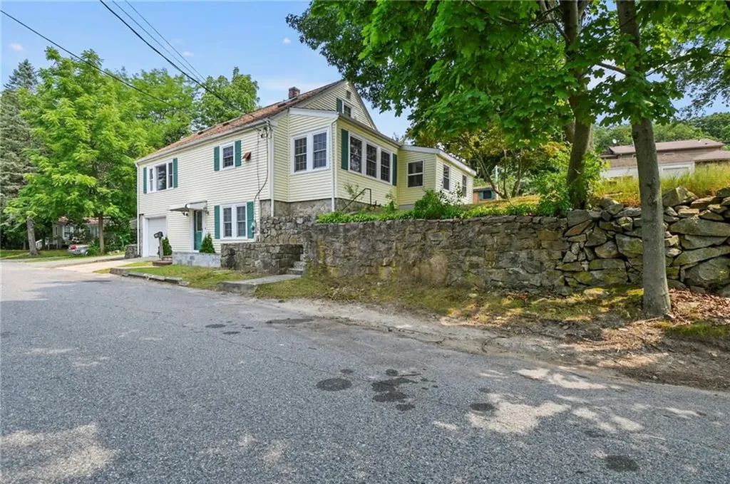 176 Talcott Street Woonsocket RI 02895