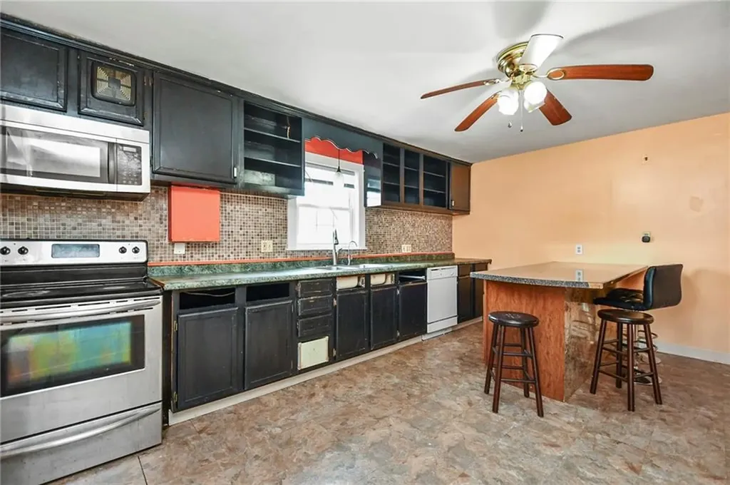 176 Talcott Street Woonsocket RI 02895