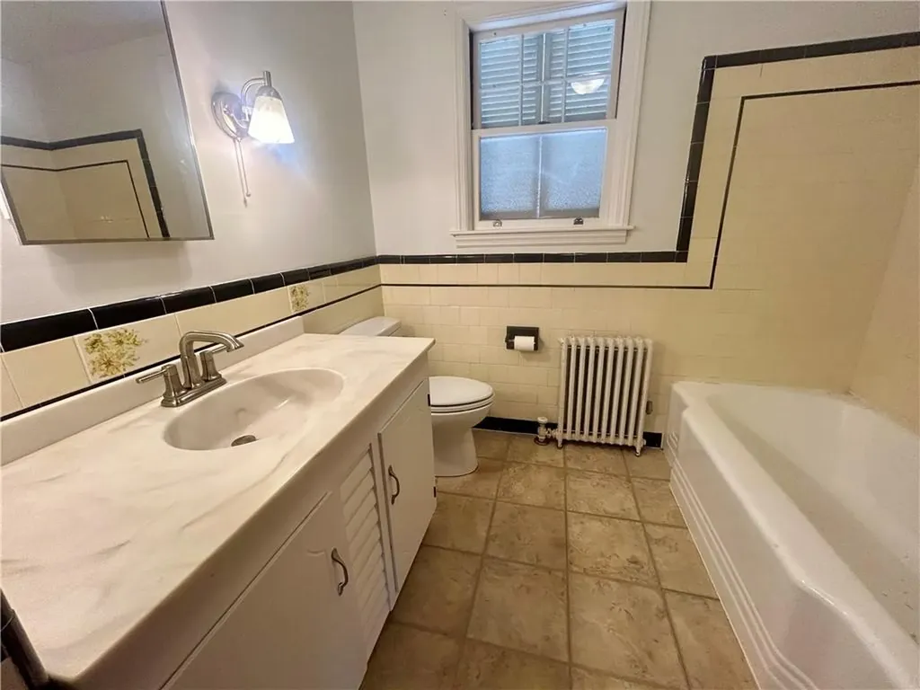 78 Natick Avenue Warwick RI 02886