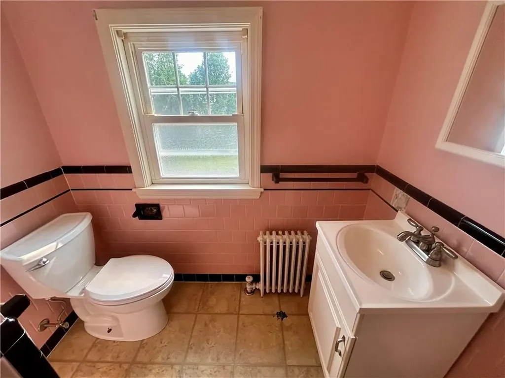 78 Natick Avenue Warwick RI 02886