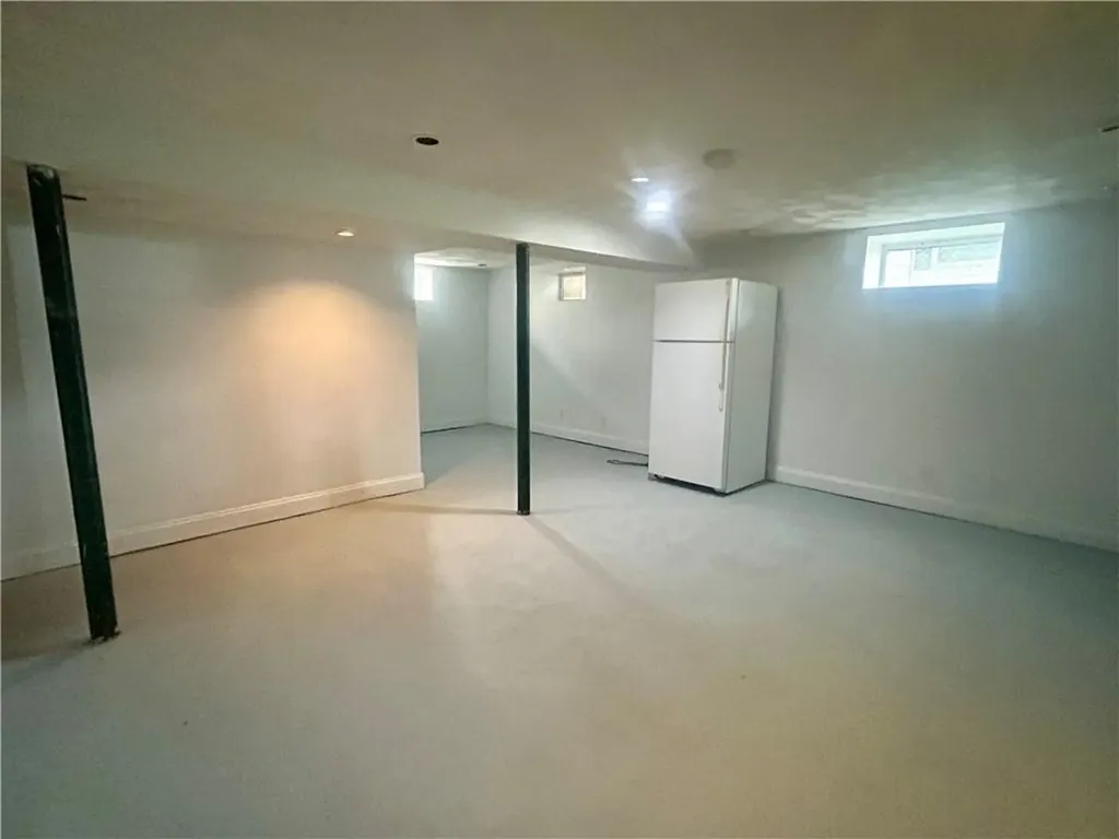 78 Natick Avenue Warwick RI 02886