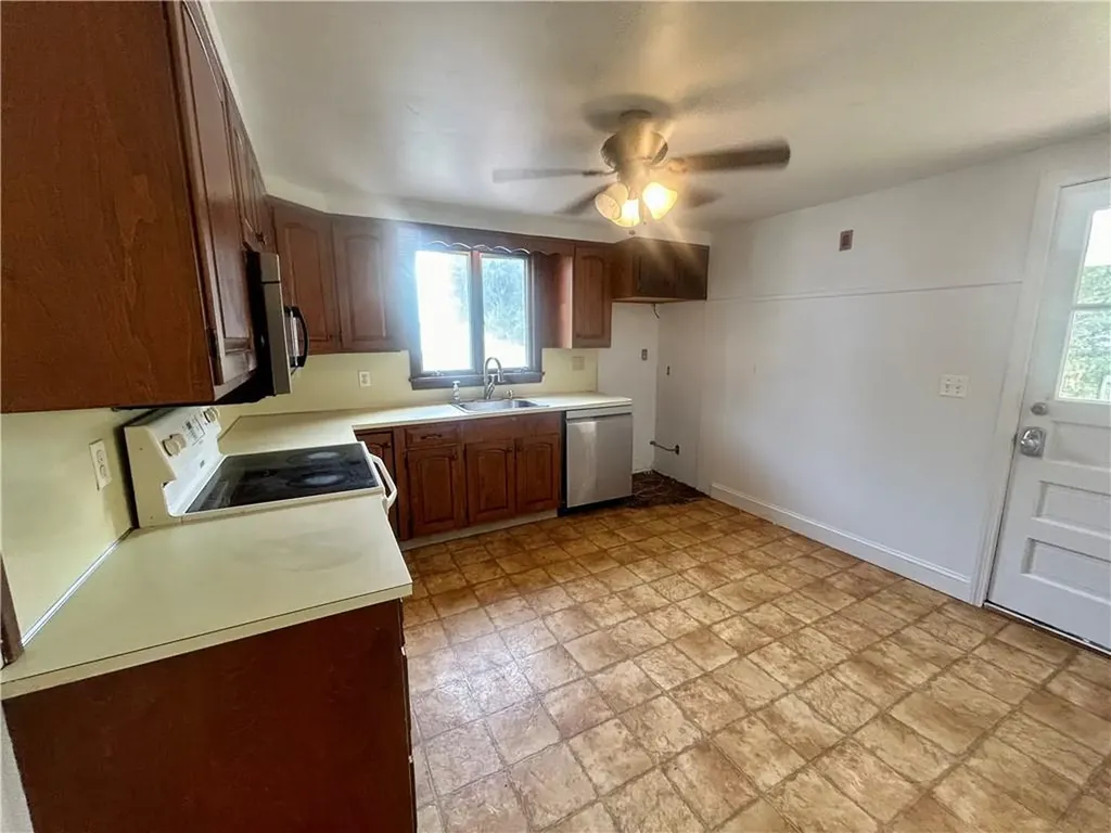 78 Natick Avenue Warwick RI 02886