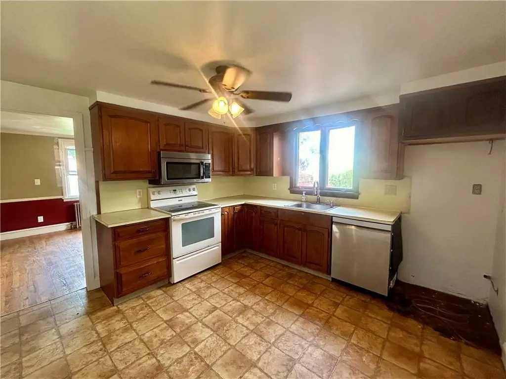 78 Natick Avenue Warwick RI 02886