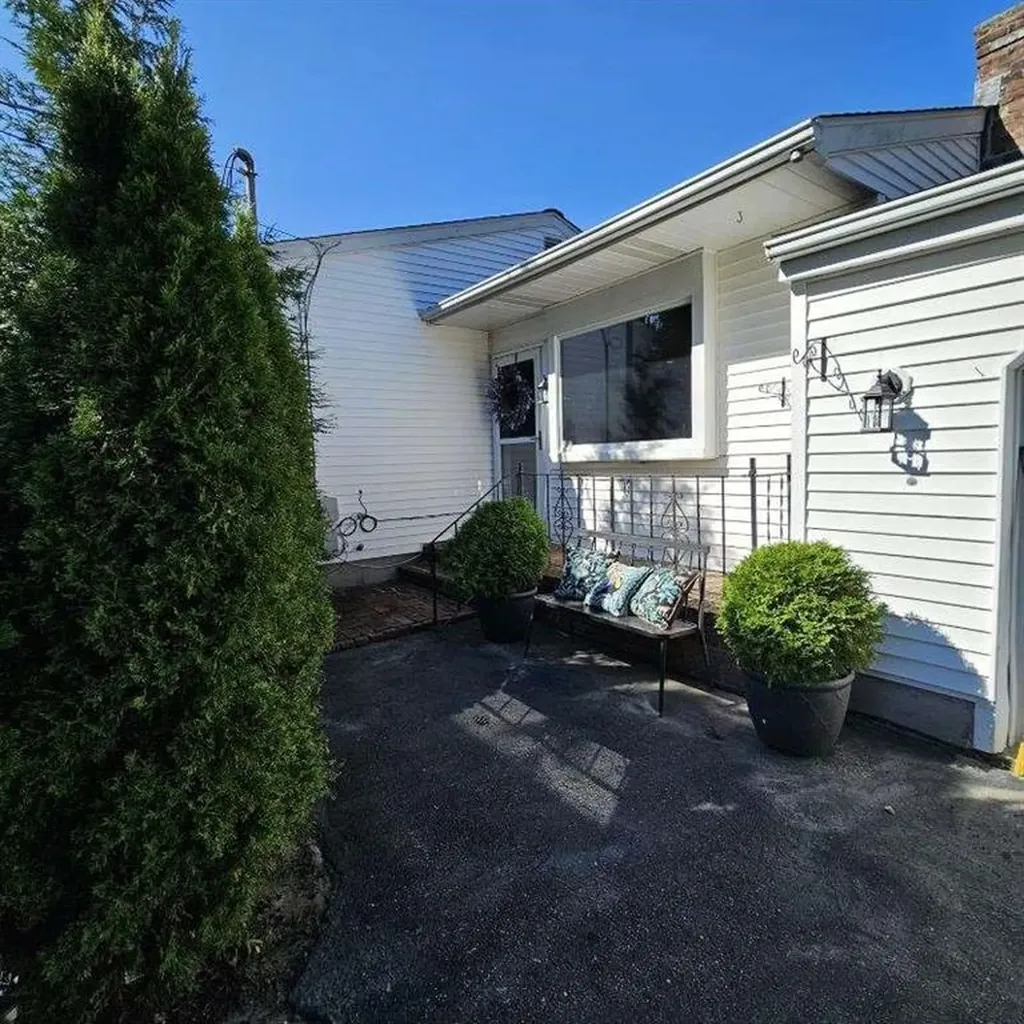 49 Newwood Drive Cranston RI 02920
