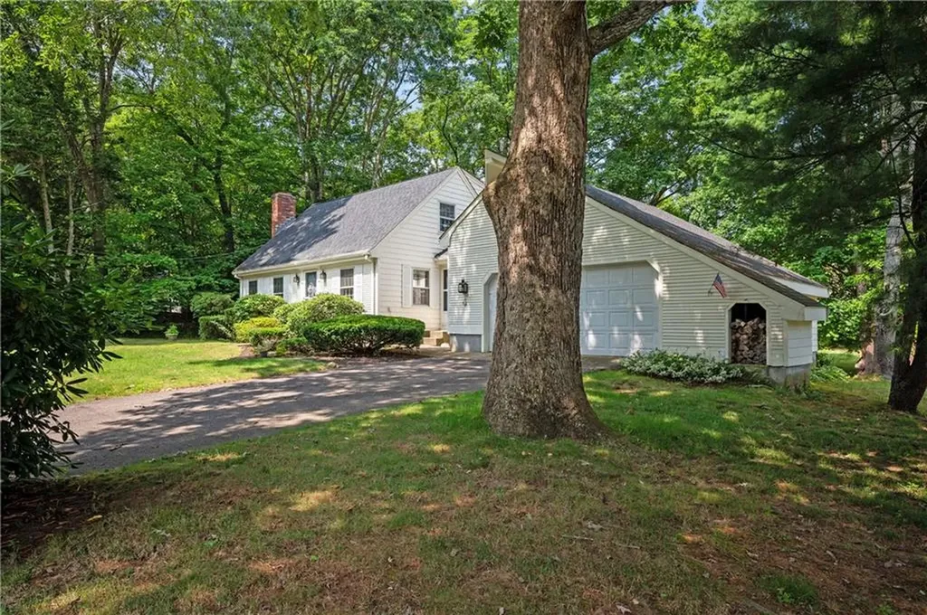 7 Walcott Lane Cumberland RI 02864