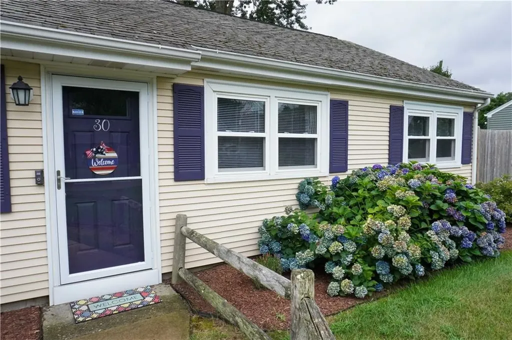 30 Pensacola Street Warwick RI 02888