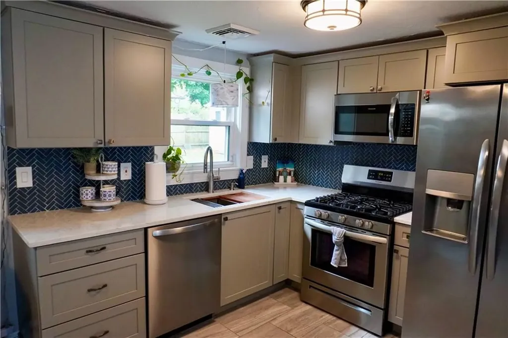 30 Pensacola Street Warwick RI 02888