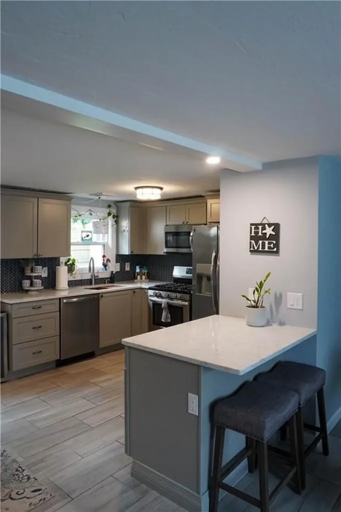 30 Pensacola Street Warwick RI 02888
