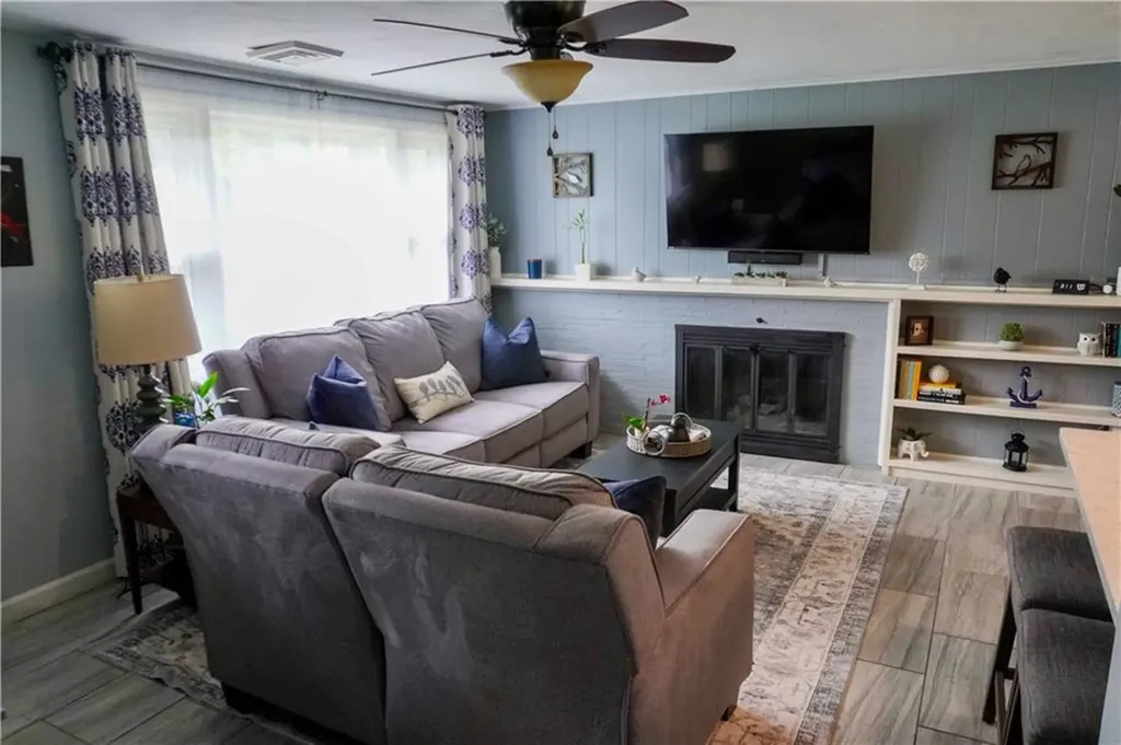 30 Pensacola Street Warwick RI 02888