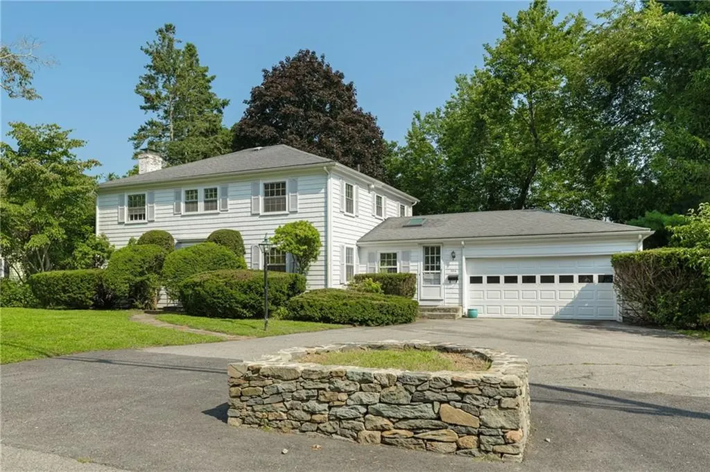 284 Nayatt Road Barrington RI 02806