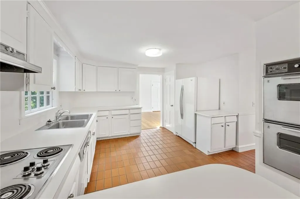 284 Nayatt Road Barrington RI 02806