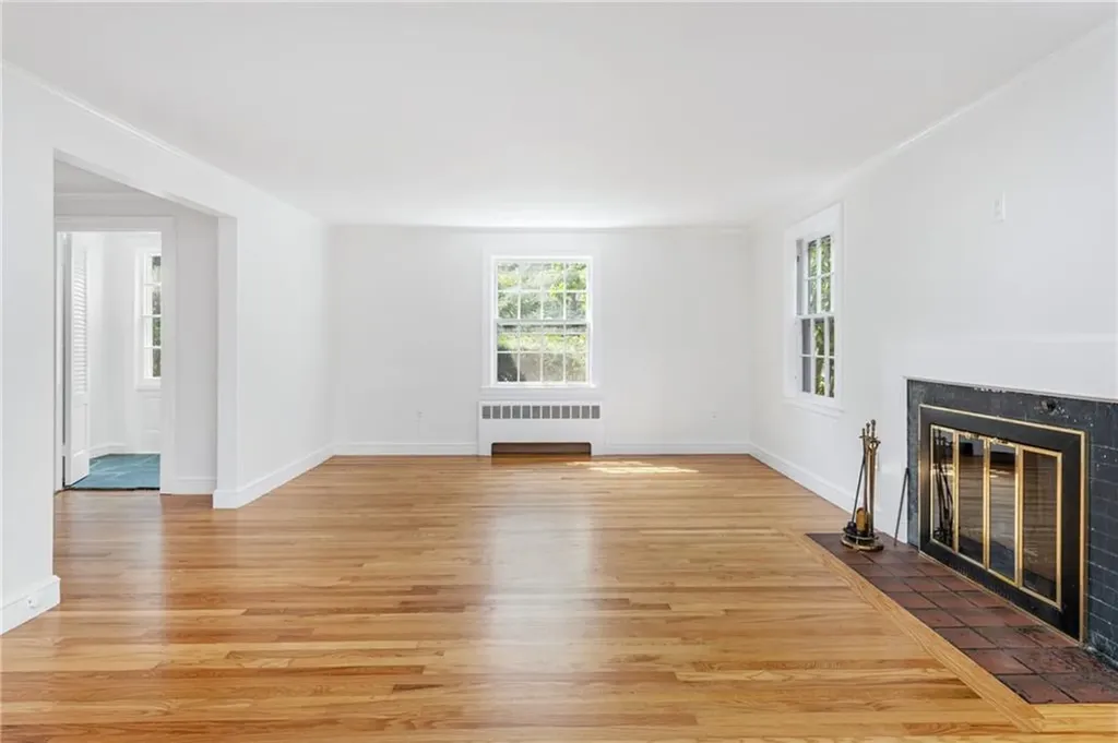 284 Nayatt Road Barrington RI 02806