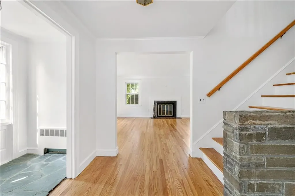 284 Nayatt Road Barrington RI 02806