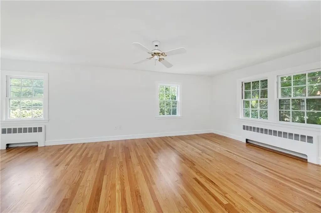 284 Nayatt Road Barrington RI 02806