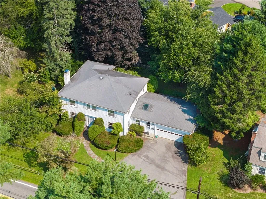 284 Nayatt Road Barrington RI 02806