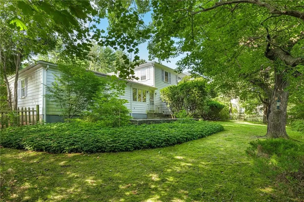 284 Nayatt Road Barrington RI 02806