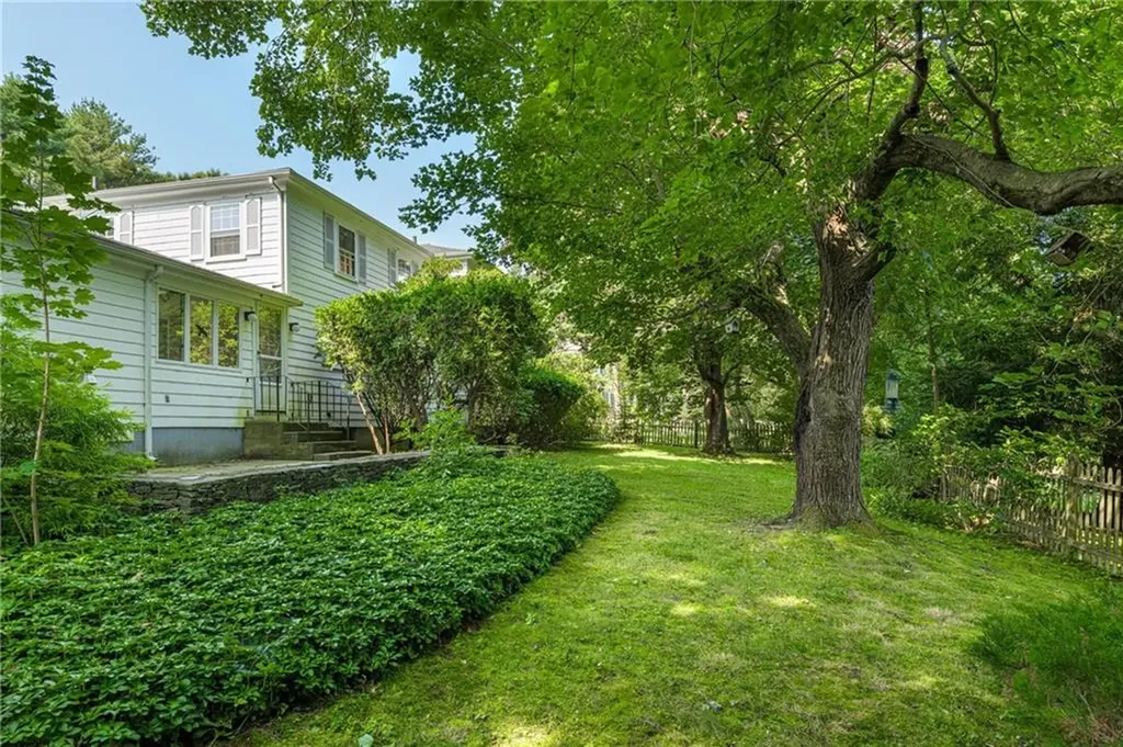 284 Nayatt Road Barrington RI 02806