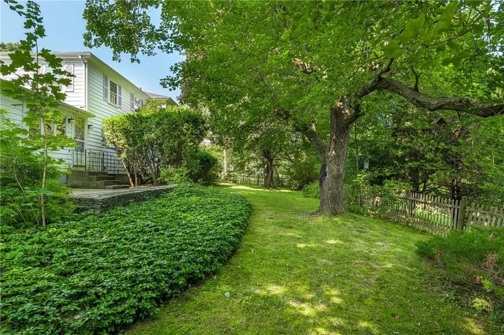 284 Nayatt Road Barrington RI 02806