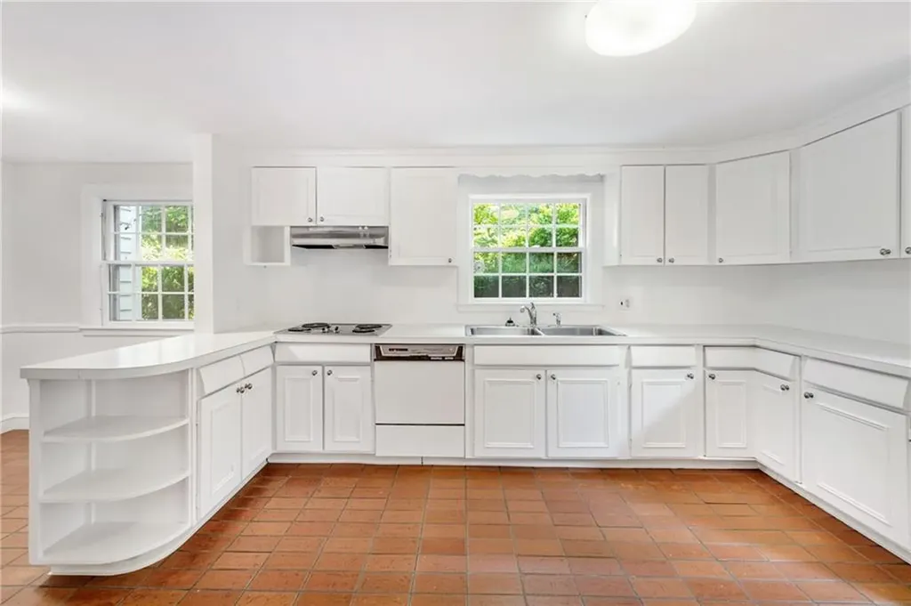 284 Nayatt Road Barrington RI 02806