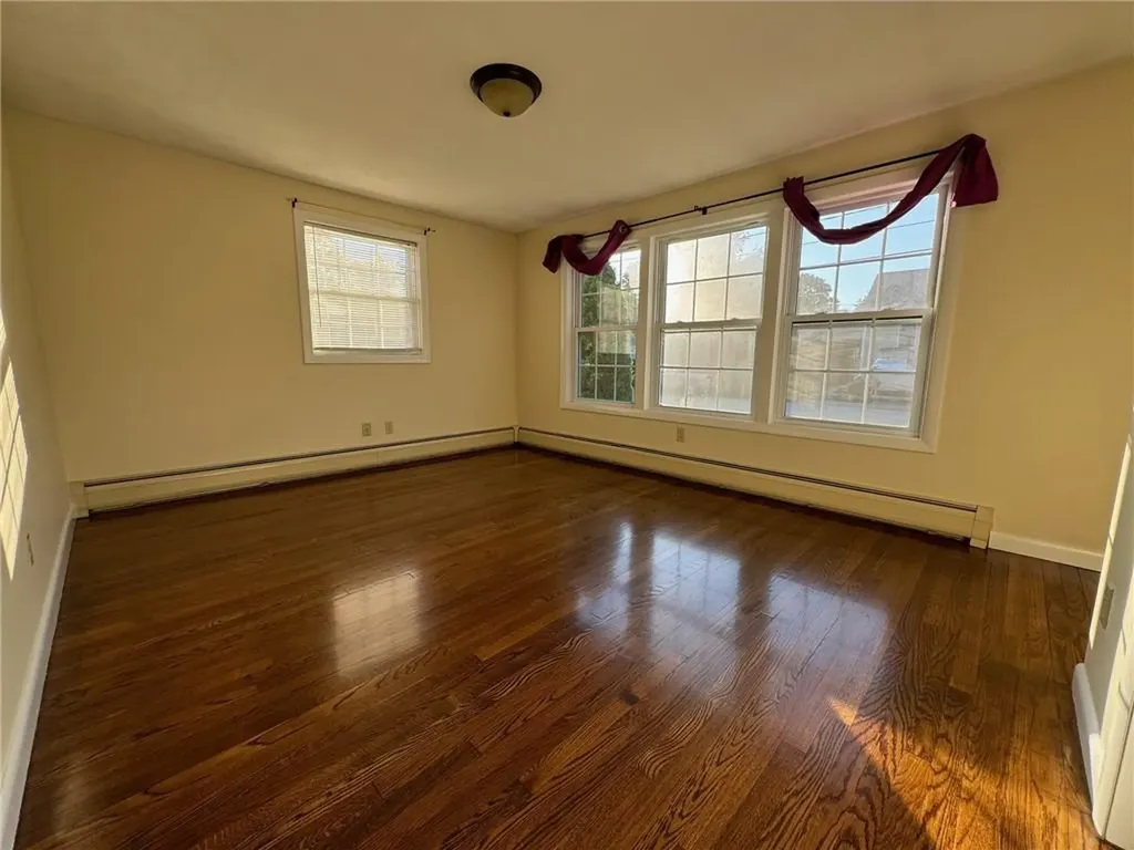 8 Winthrop Road Warwick RI 02888