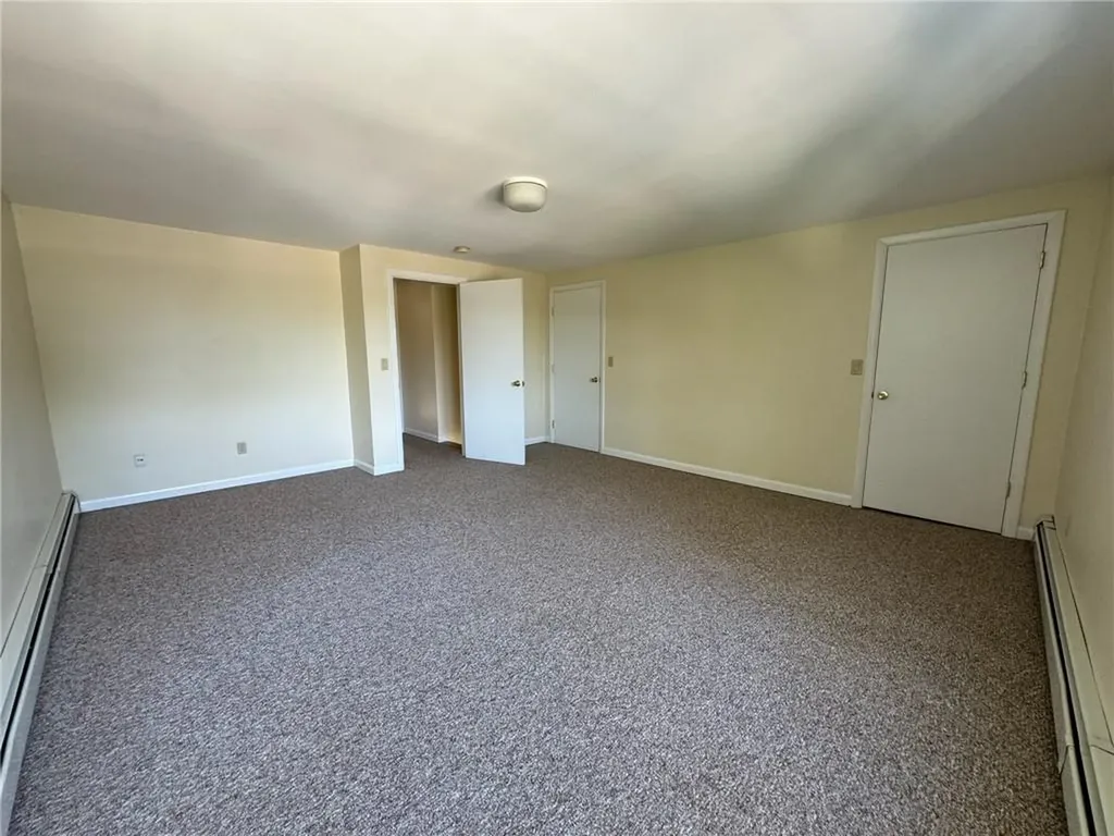 8 Winthrop Road Warwick RI 02888
