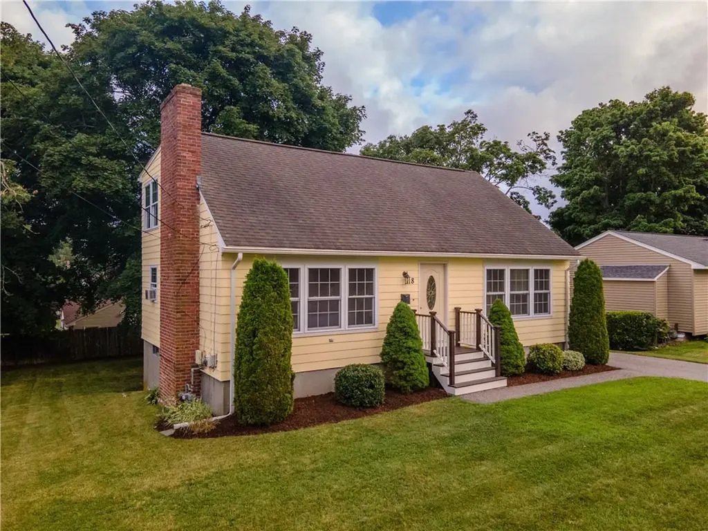 8 Winthrop Road Warwick RI 02888
