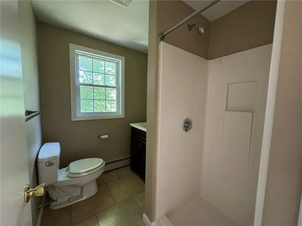 8 Winthrop Road Warwick RI 02888