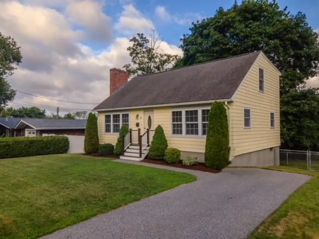8 Winthrop Road Warwick RI 02888