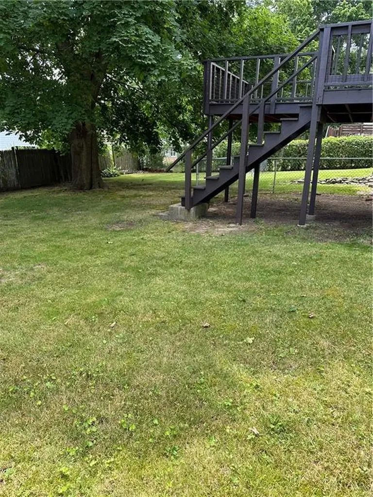 8 Winthrop Road Warwick RI 02888