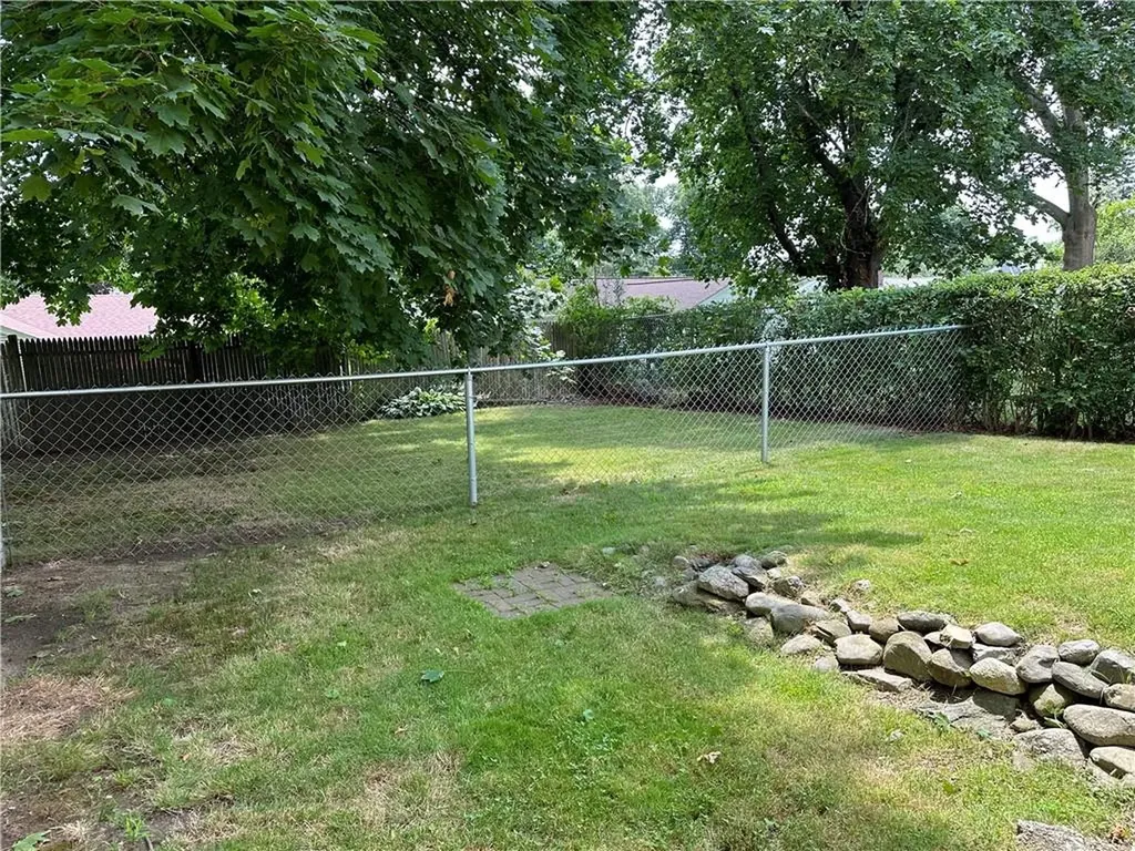 8 Winthrop Road Warwick RI 02888